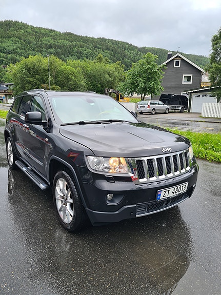 Jeep Grand Cherokee 2 of 15