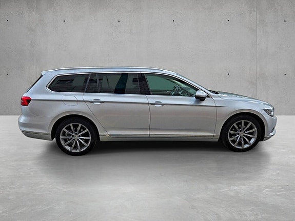 Volkswagen Passat 9 of 13