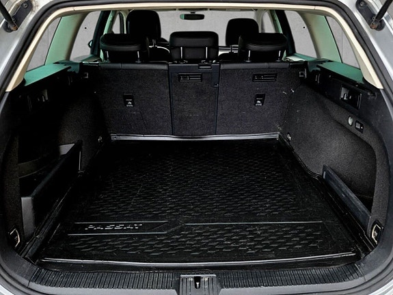 Volkswagen Passat 13 of 13