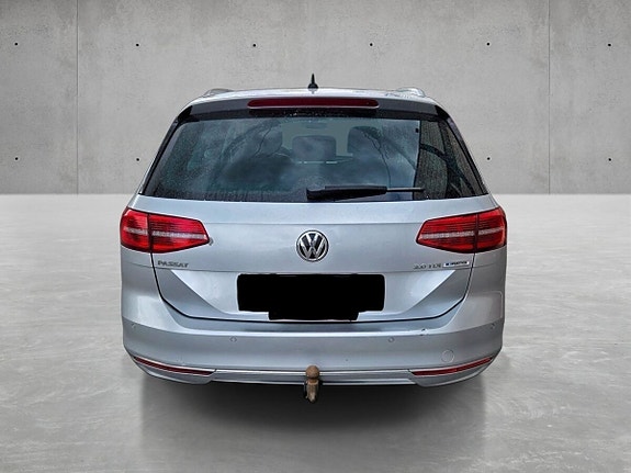 Volkswagen Passat 7 of 13