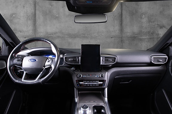 Ford Explorer 7 of 25