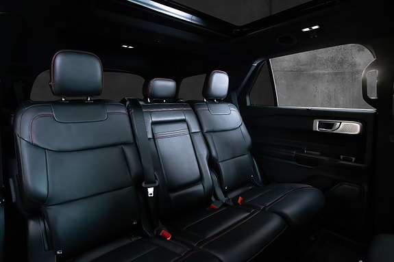 Ford Explorer 10 of 25