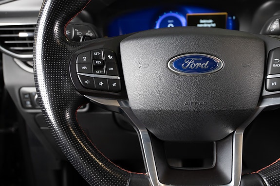 Ford Explorer 16 of 25