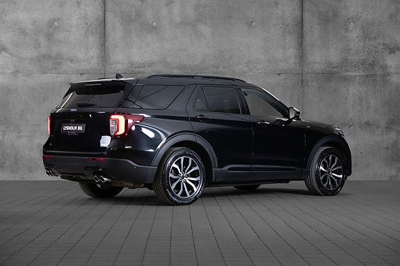 Ford Explorer 2 of 25