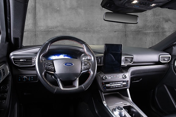 Ford Explorer 6 of 25