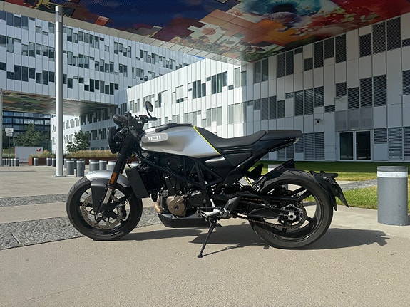 Husqvarna Vitpilen 701 2 of 6