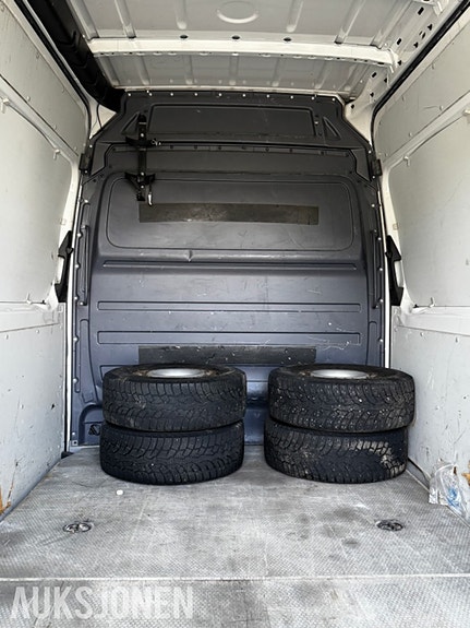 Volkswagen Crafter 12 of 30