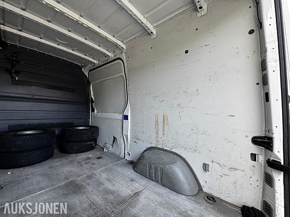 Volkswagen Crafter 11 of 30