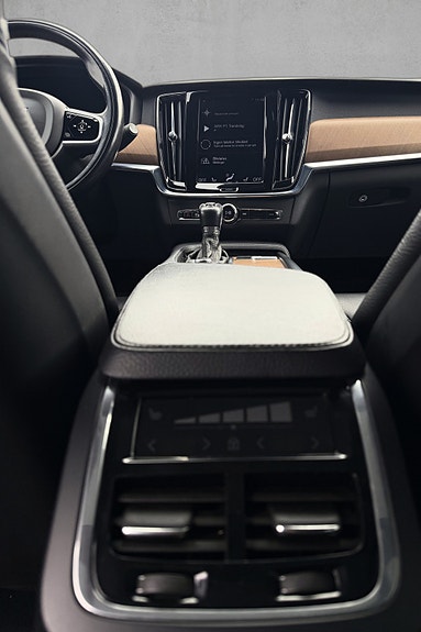 Volvo V90 16 of 23
