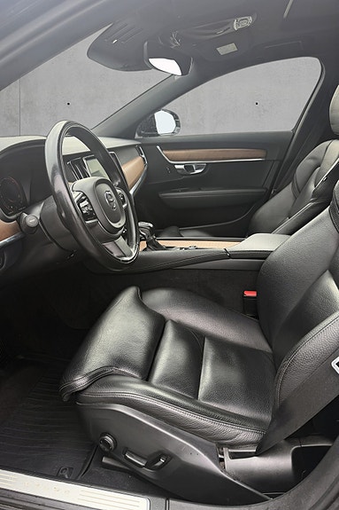 Volvo V90 10 of 23