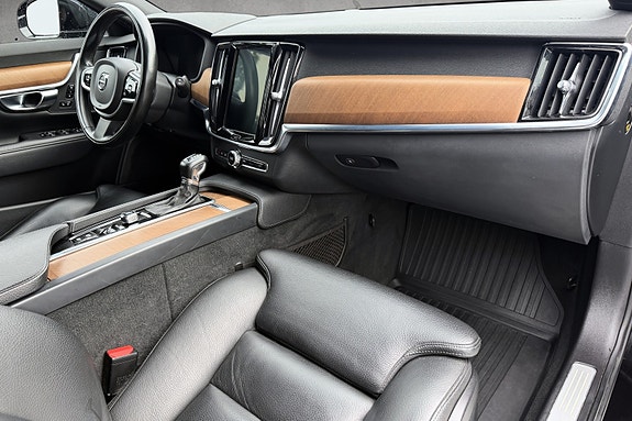 Volvo V90 13 of 23