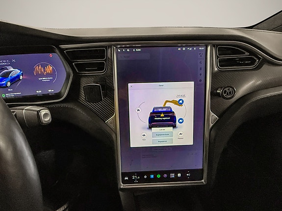 Tesla Model X 14 of 24