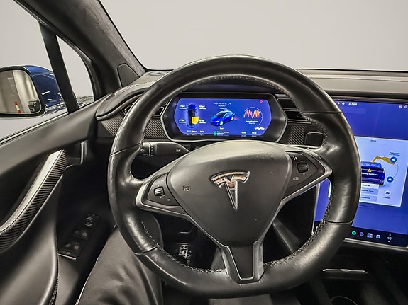 Tesla Model X 12 of 24