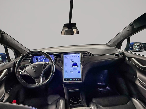 Tesla Model X 11 of 24