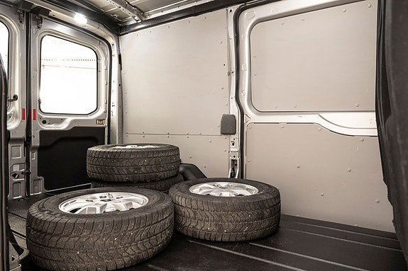 Ford Transit 19 of 24