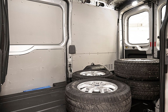 Ford Transit 17 of 24