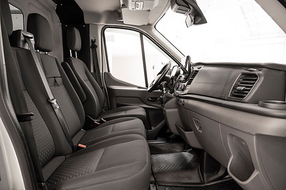 Ford Transit 21 of 24