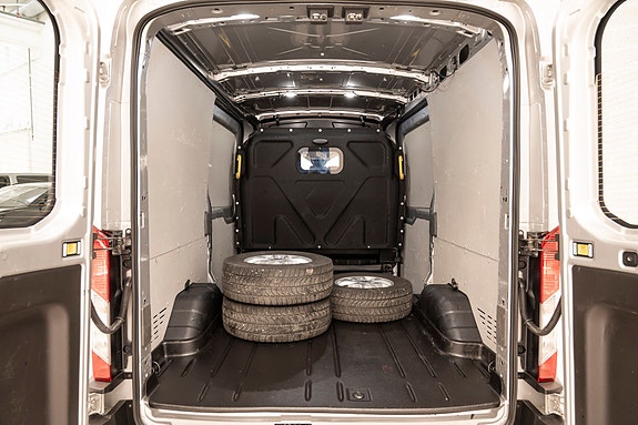Ford Transit 18 of 24