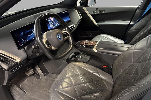BMW iX 5 of 15