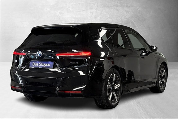 BMW iX 4 of 15