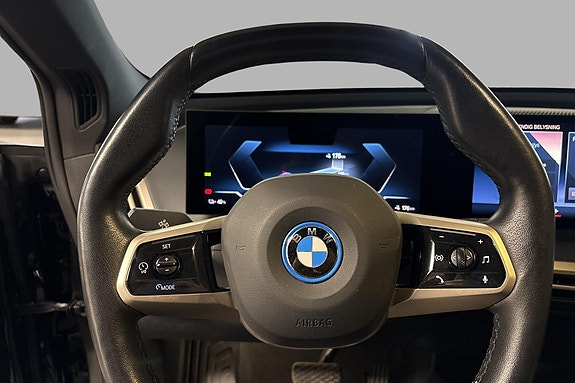 BMW iX 6 of 15