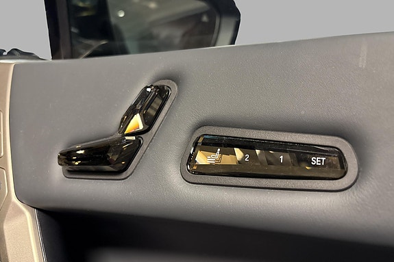 BMW iX 15 of 15