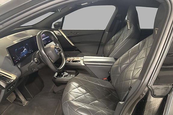 BMW iX 11 of 28