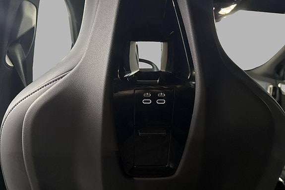 BMW iX 26 of 28
