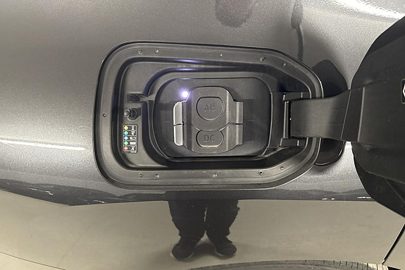 BMW iX 9 of 28