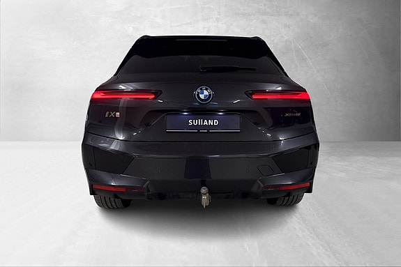 BMW iX 4 of 28