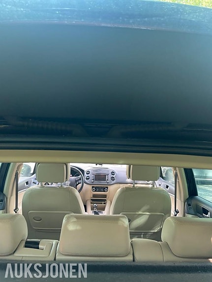 Volkswagen Tiguan 12 of 15