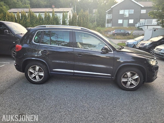 Volkswagen Tiguan 2 of 15