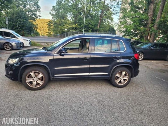 Volkswagen Tiguan 5 of 15