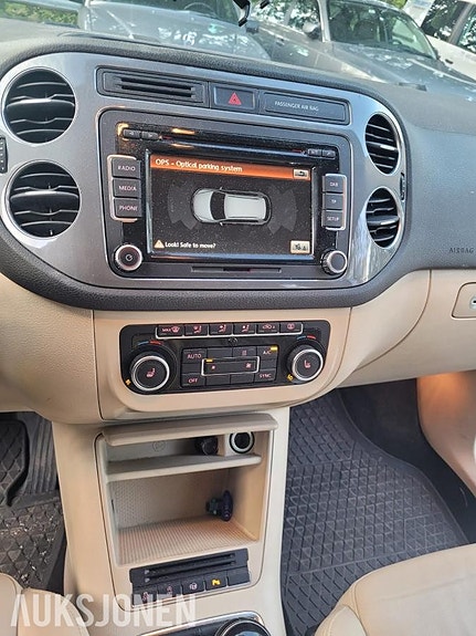 Volkswagen Tiguan 9 of 15