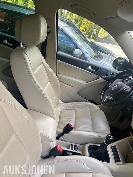 Volkswagen Tiguan 8 of 15