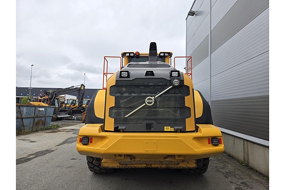 Volvo L150H 3 of 9