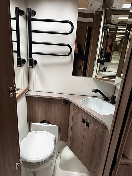 KABE ROYAL 600 GLE KS 13 of 16