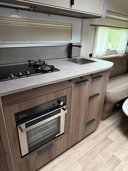 KABE ROYAL 600 GLE KS 8 of 16