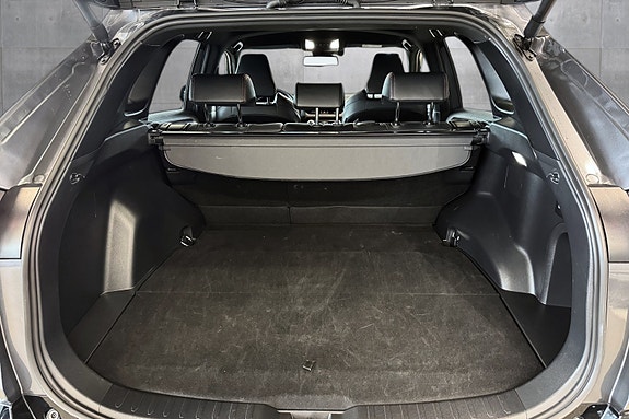 Toyota RAV4 Plug-in Hybrid 23 of 29