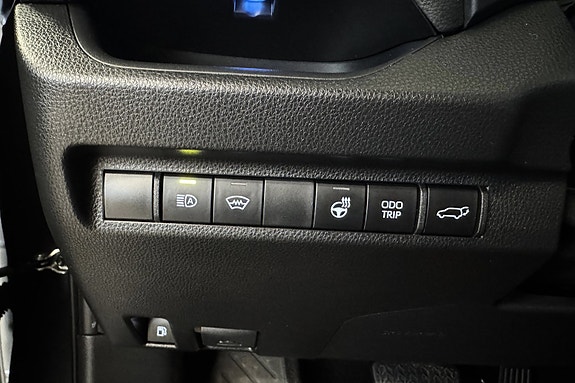 Toyota RAV4 Plug-in Hybrid 11 of 29