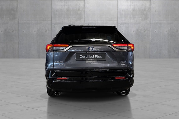 Toyota RAV4 Plug-in Hybrid 4 of 29
