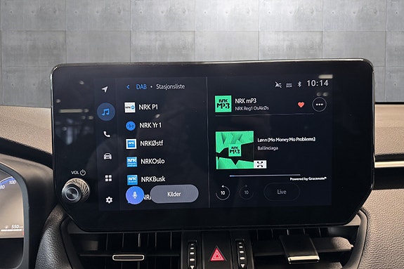 Toyota RAV4 Plug-in Hybrid 17 of 29