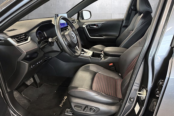 Toyota RAV4 Plug-in Hybrid 9 of 29