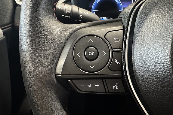 Toyota RAV4 Plug-in Hybrid 13 of 29