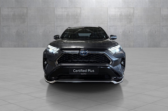 Toyota RAV4 Plug-in Hybrid 8 of 29