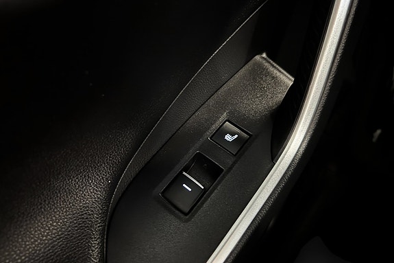 Toyota RAV4 Plug-in Hybrid 22 of 29