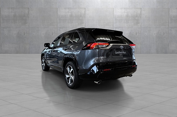 Toyota RAV4 Plug-in Hybrid 3 of 29