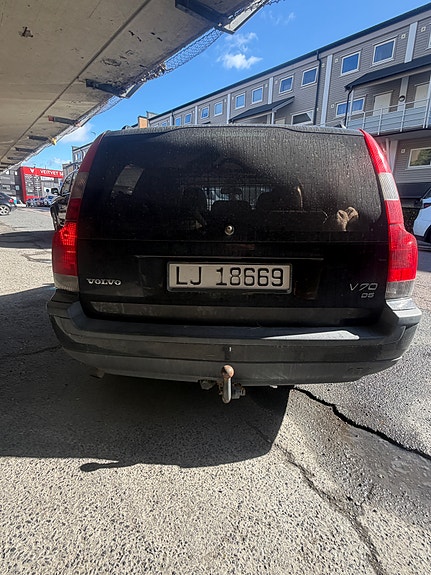 Volvo V70 3 of 6