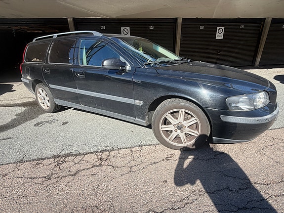 Volvo V70 4 of 6