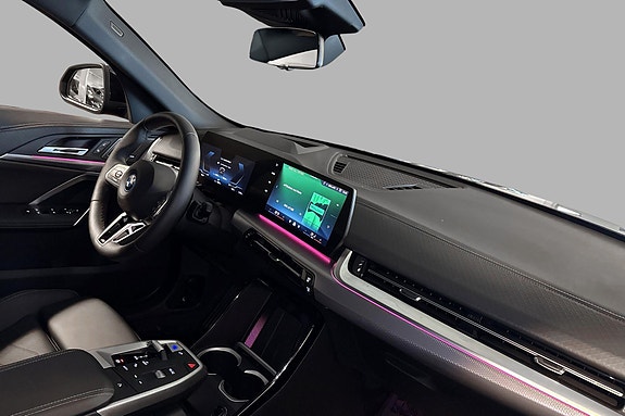 BMW iX2 14 of 30